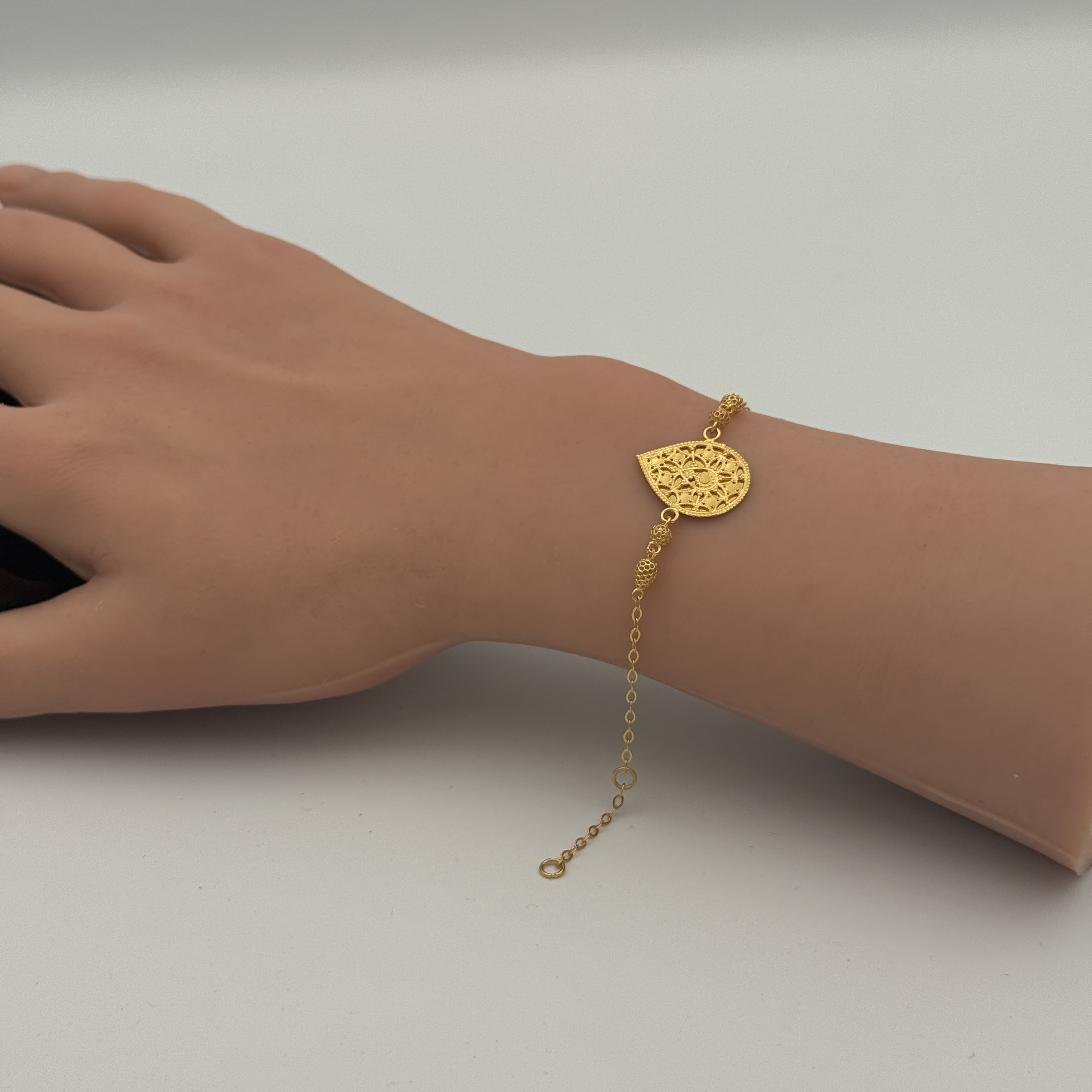 21K Gold Oval Bracelet