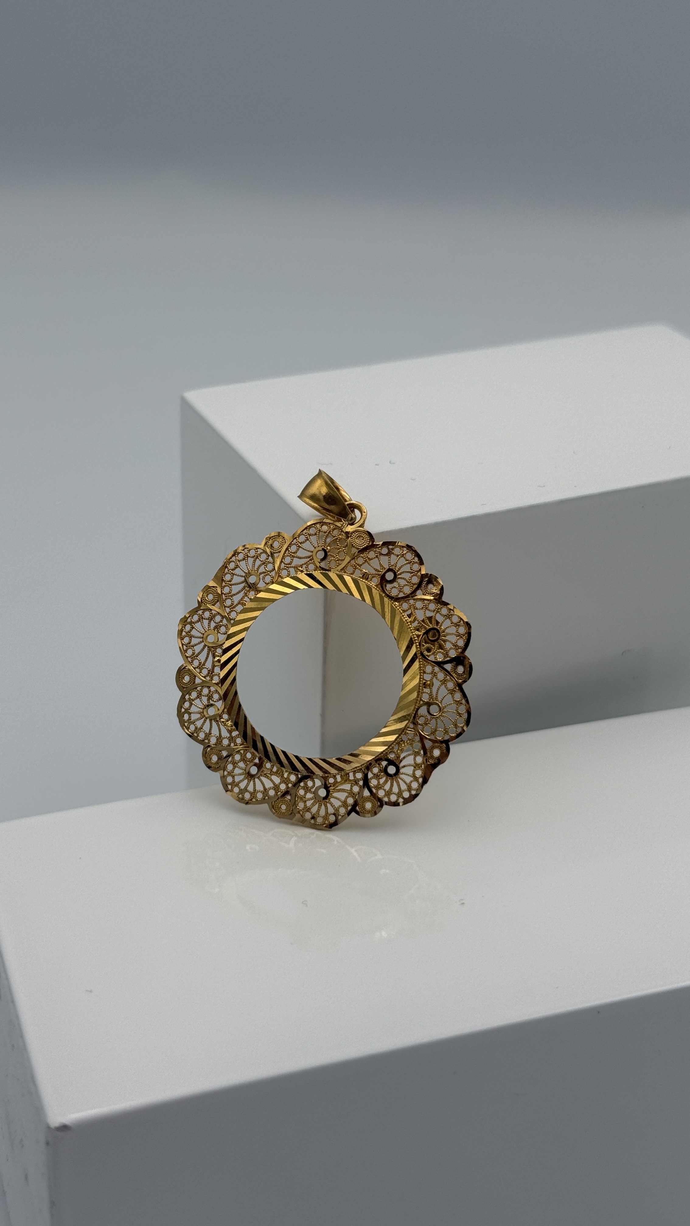 21K Gold Frame Pendant