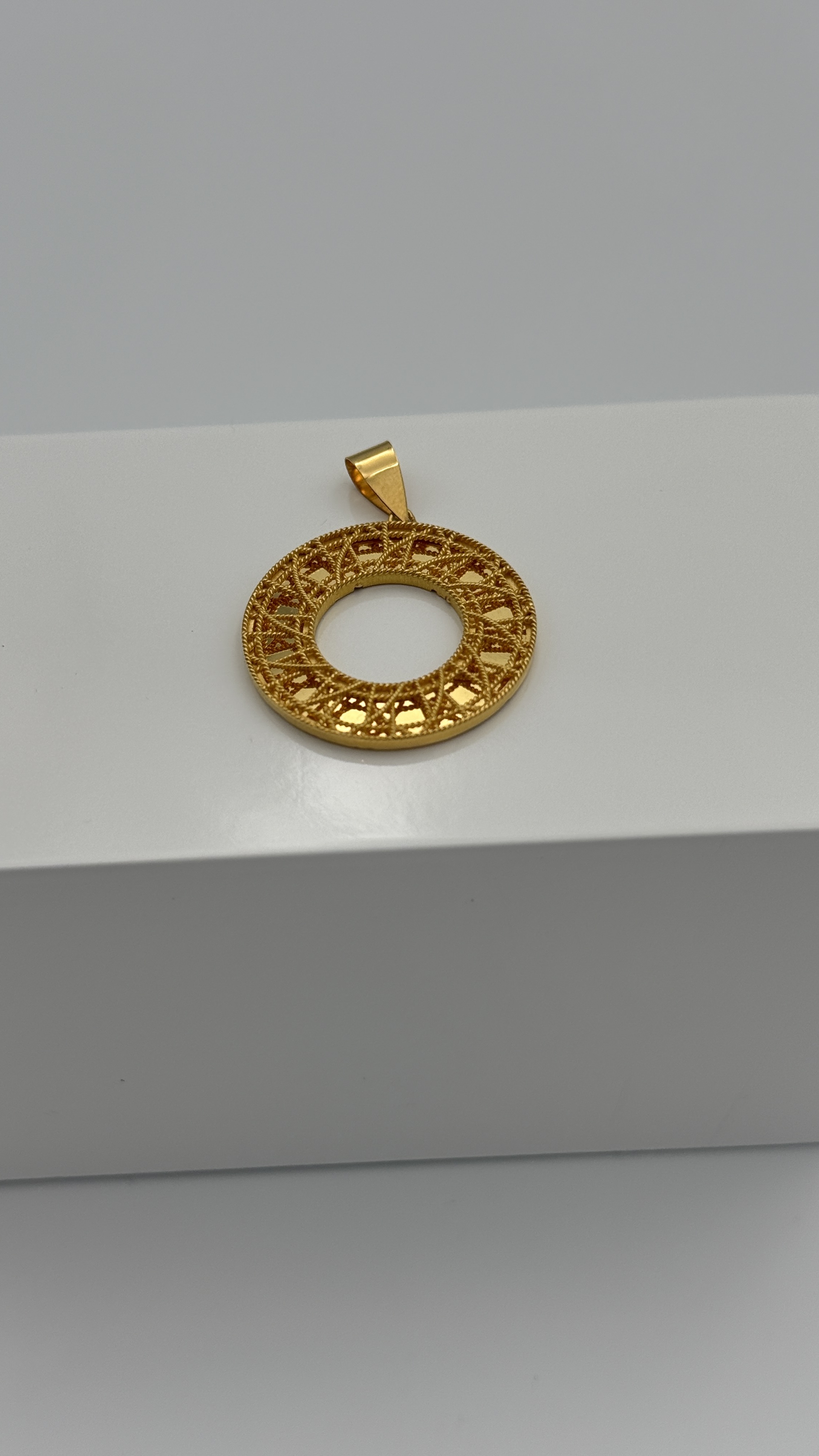 21K Gold Circle Pendant