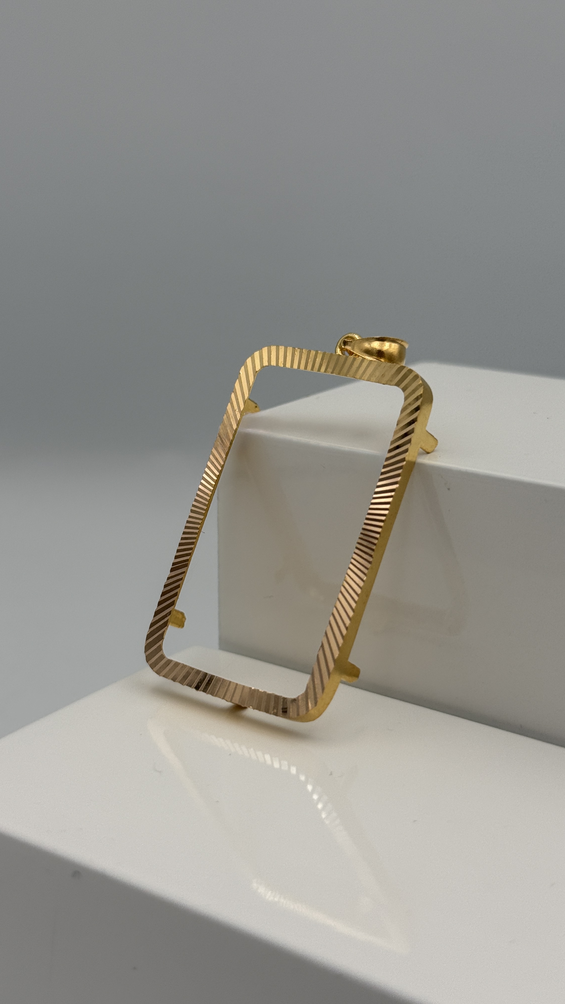 21K Gold Frame Pendant
