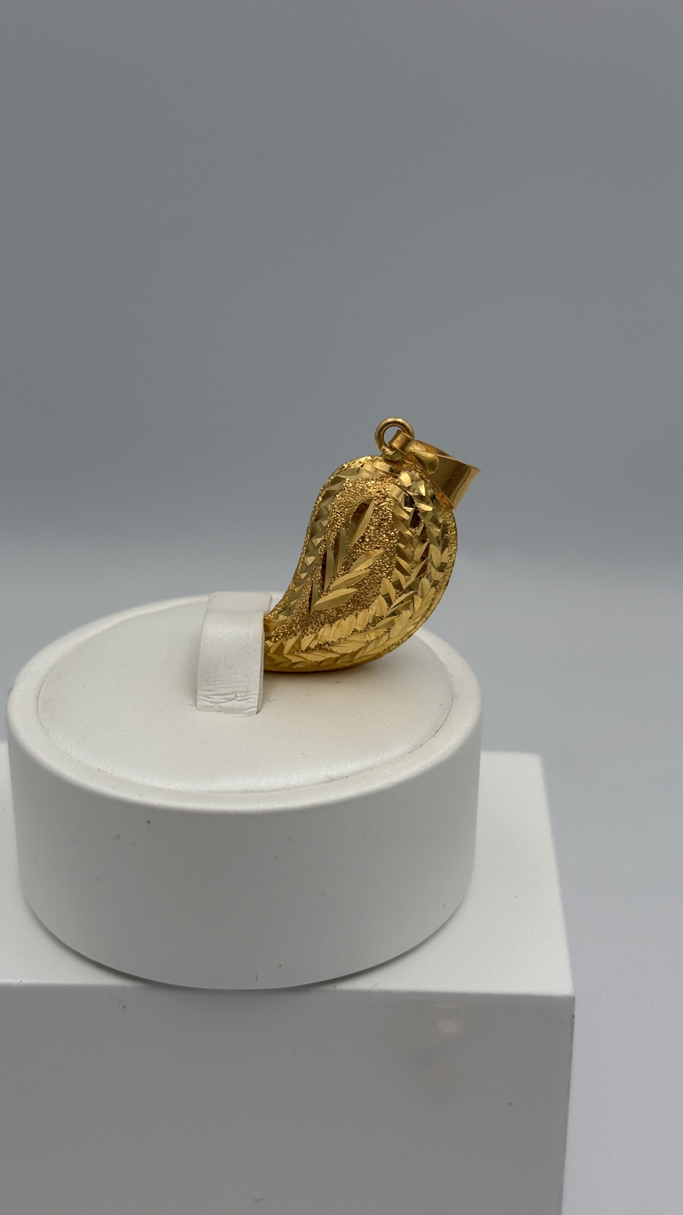 21K Gold Loza Pendant