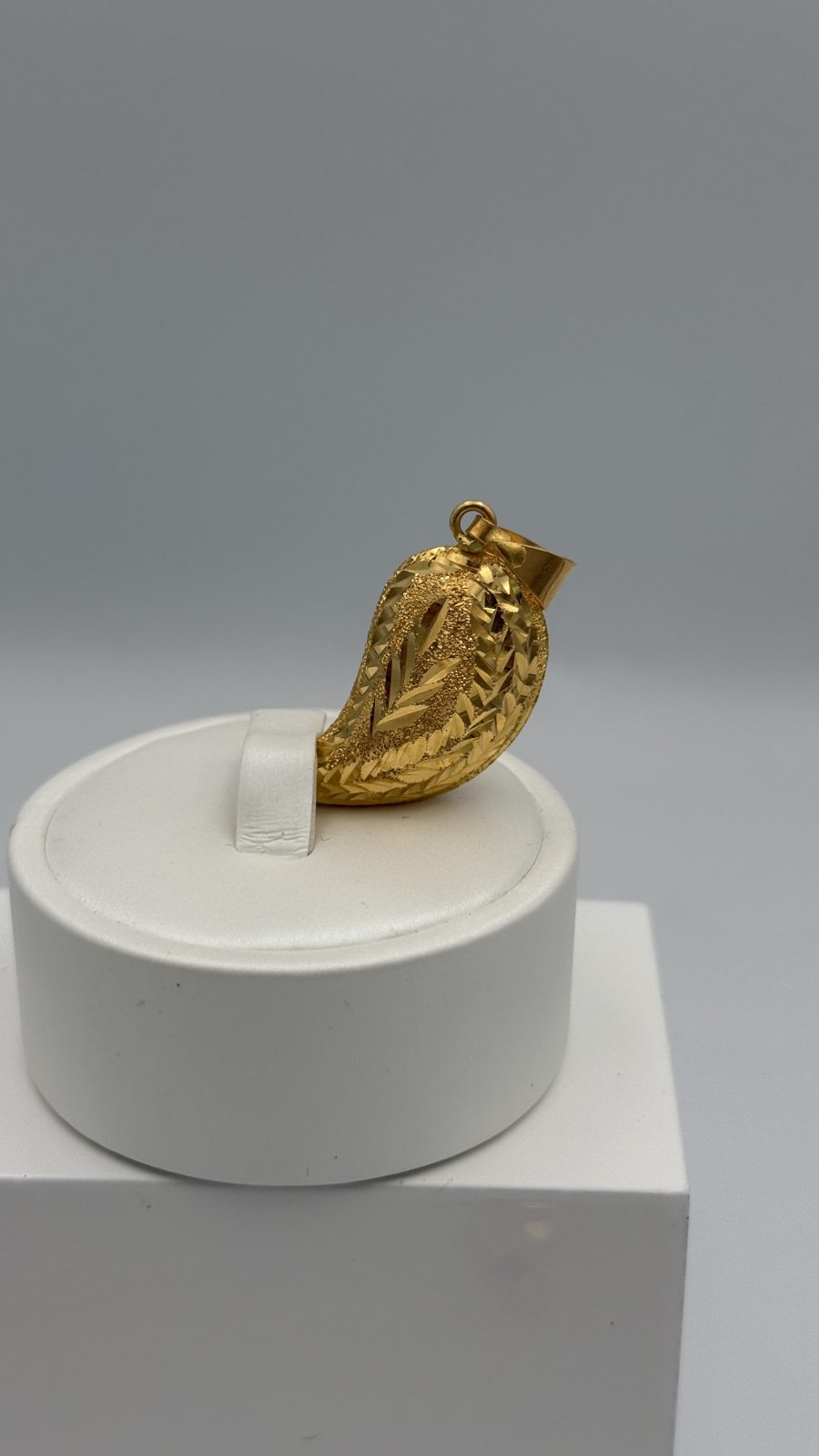21K Gold Loza Pendant
