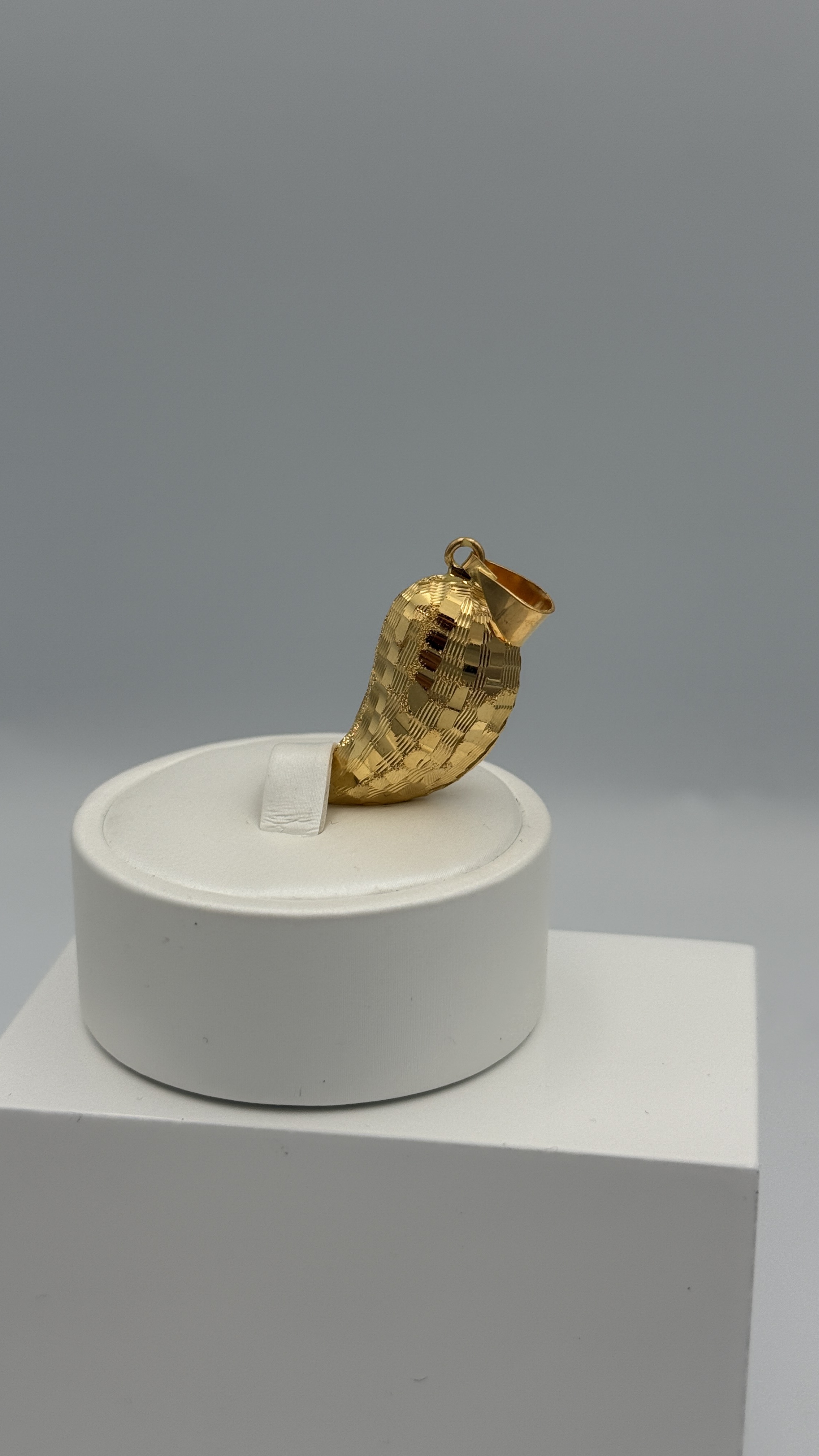 21K Gold Loza Pendant
