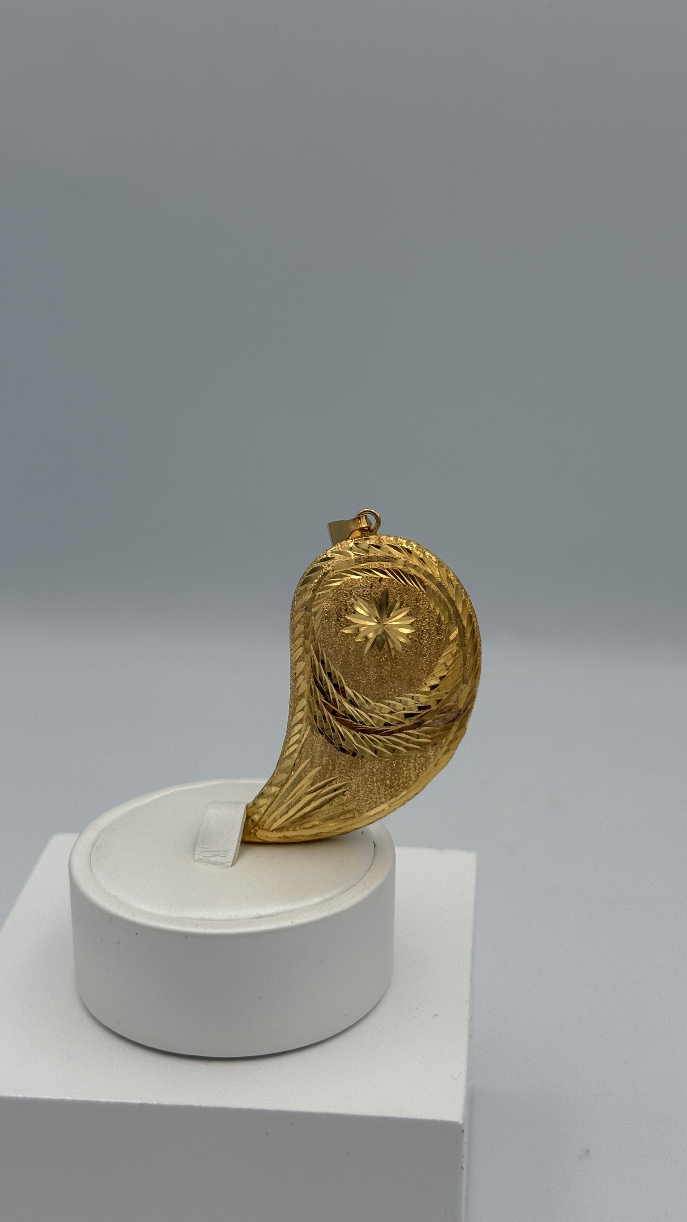 21K Gold Loza Pendant