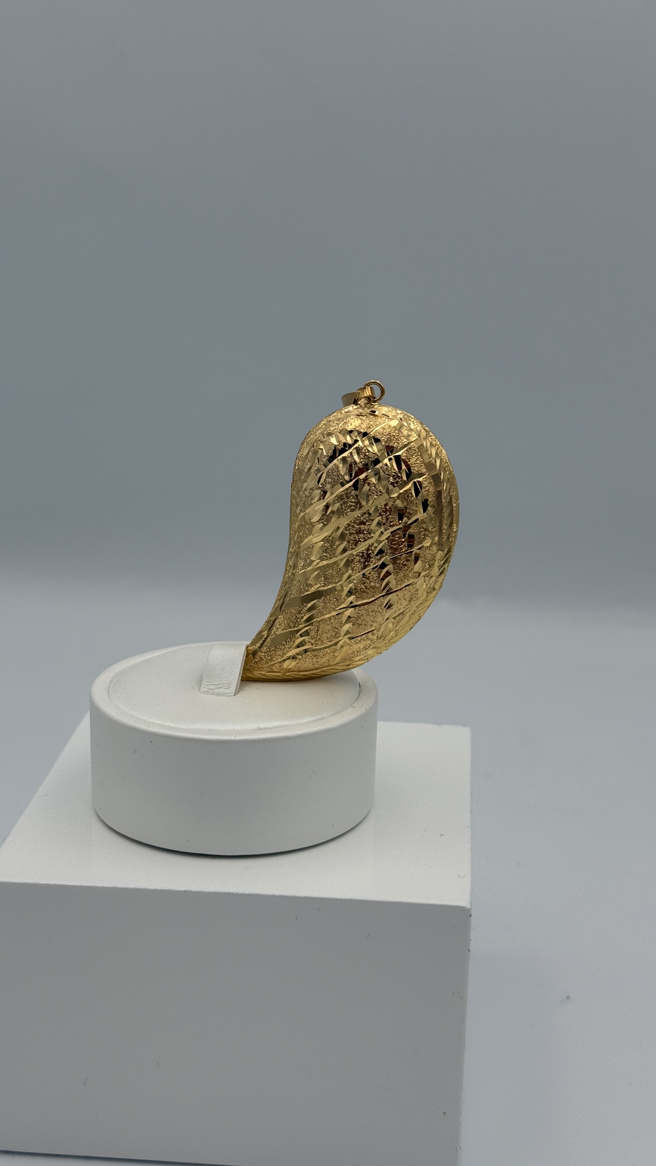 21K Gold Loza Pendant