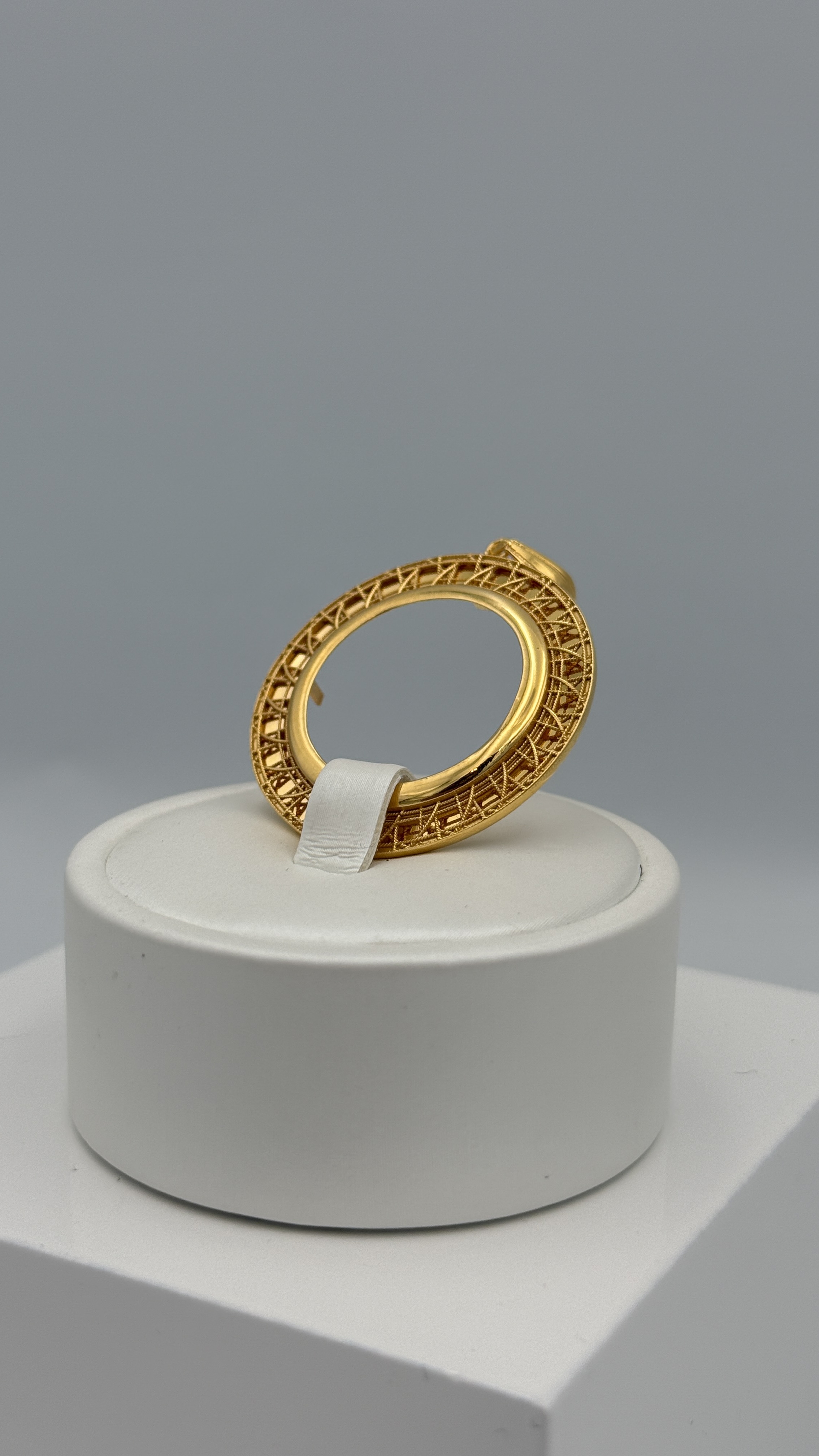 21K Gold Frame Pendant
