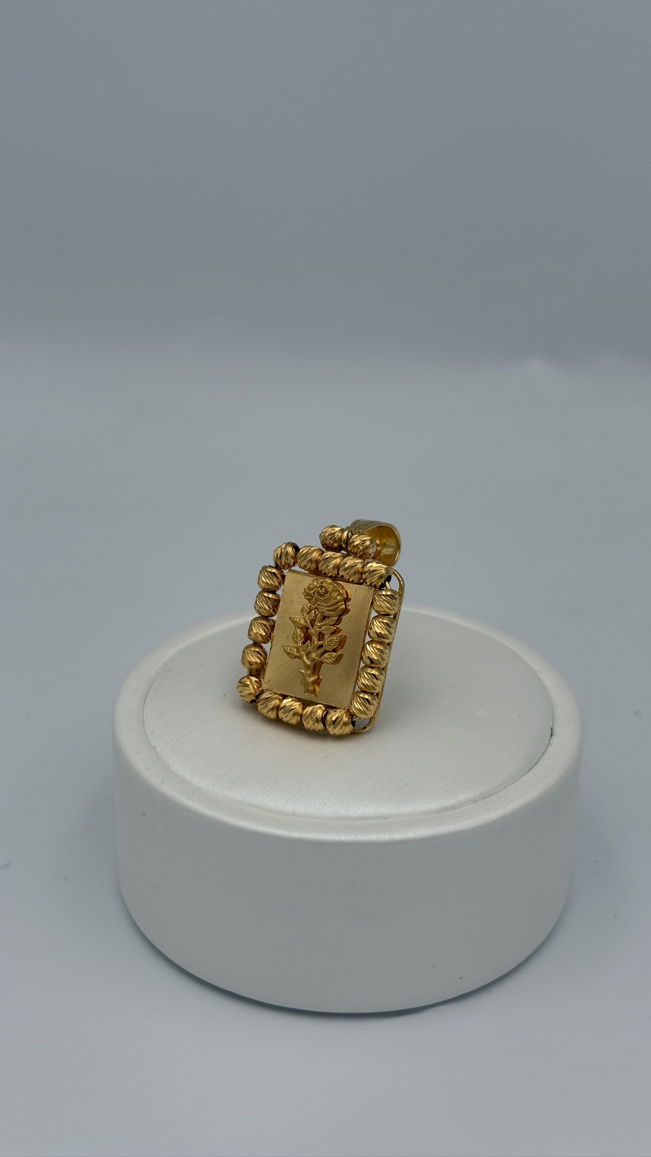 21K Gold Flower Pendant