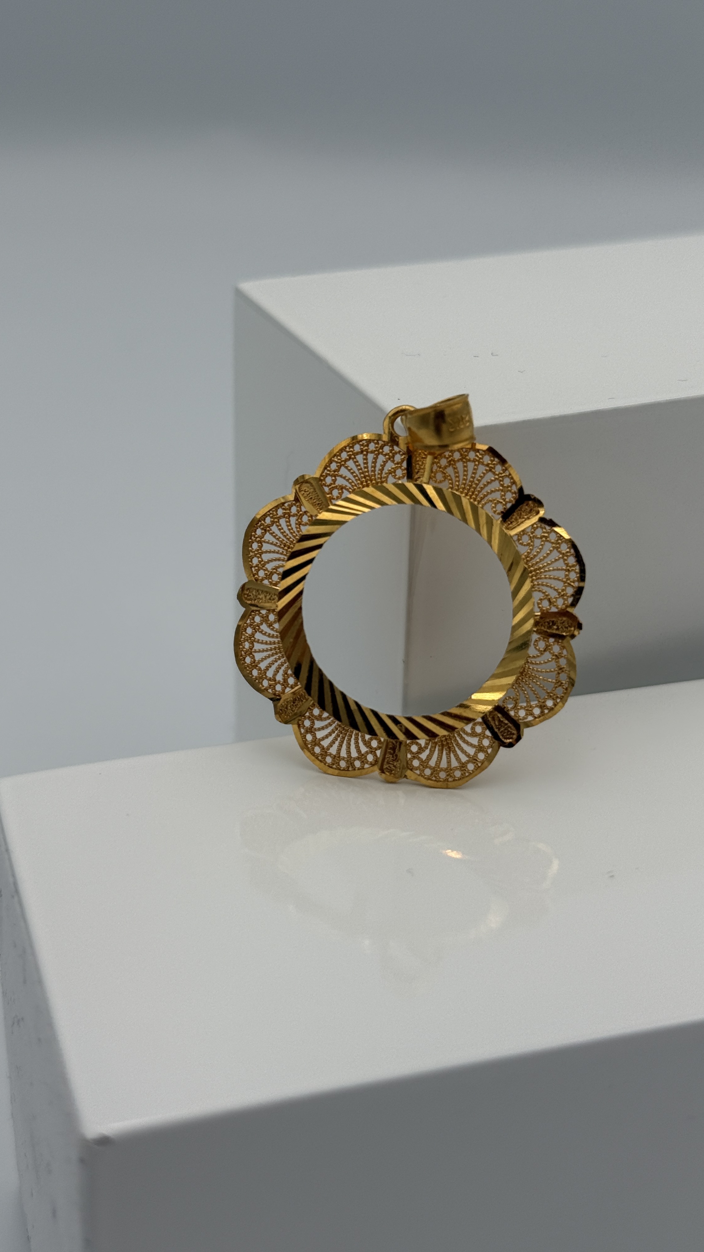 21K Gold Frame Pendant