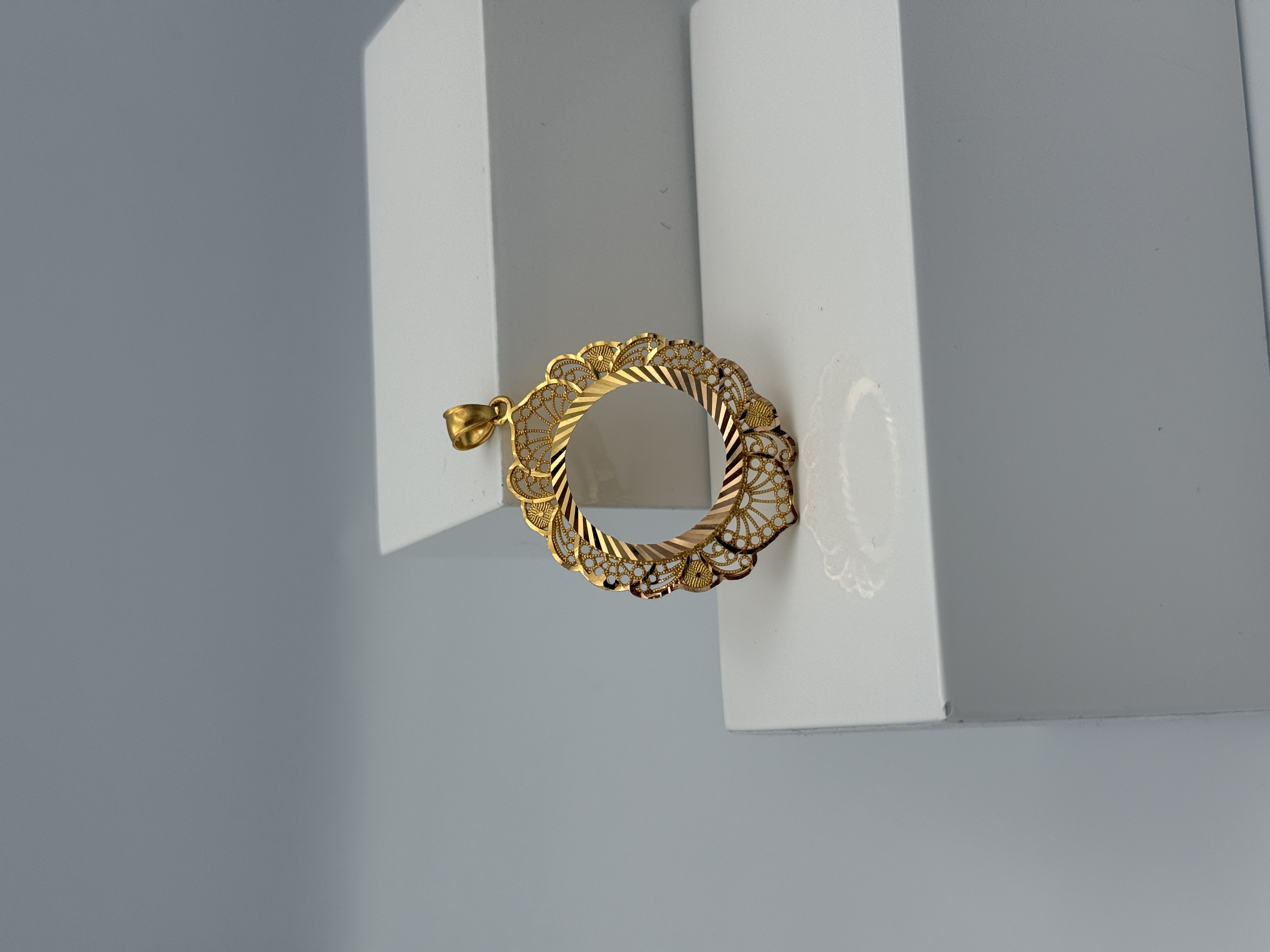 21K Gold Frame Pendant