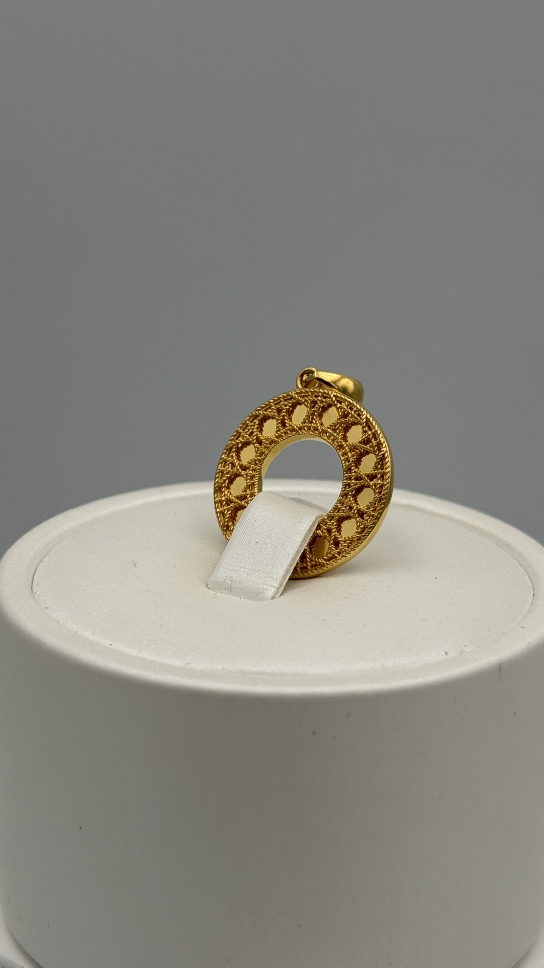 21K Gold Frame Tiny Bracelet