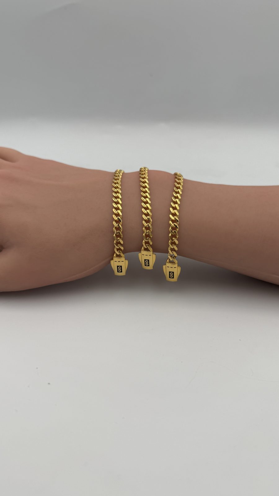 21K Gold Cuban Link Bracelet