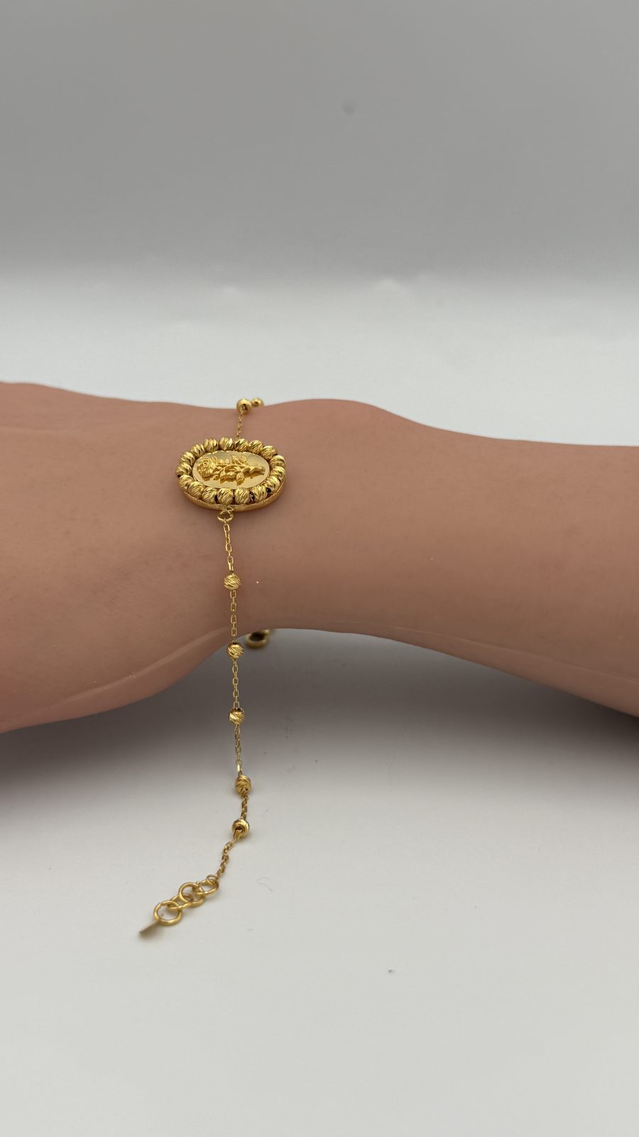21K Gold Glove Bracelet